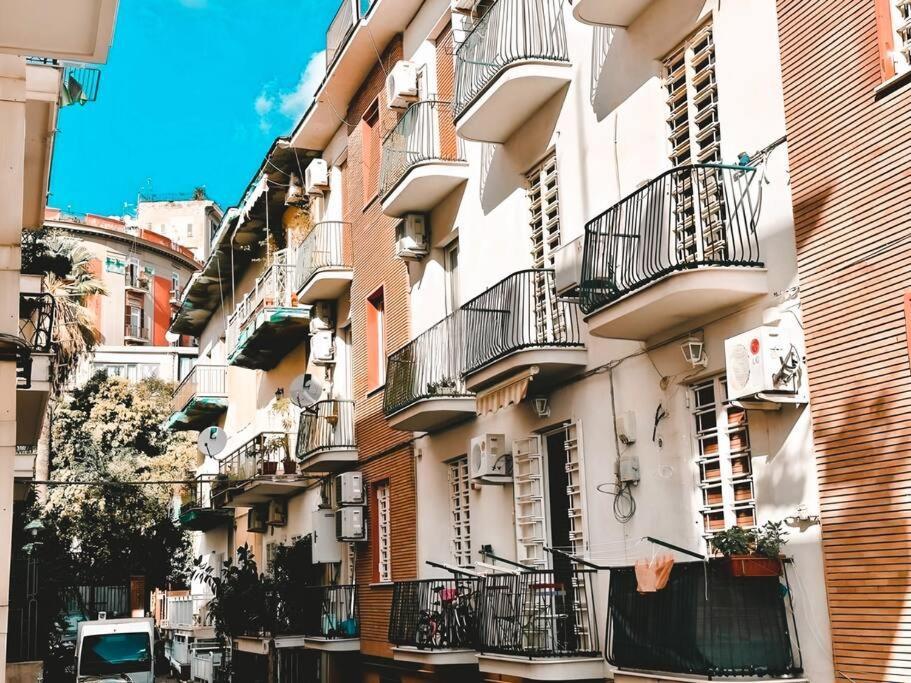 Apartment Chiaia Charme - Mare & Relax Nel Cuore Di Naples